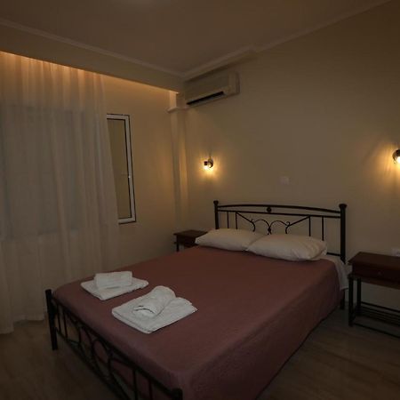 Angelos Apartments Lixouri Bagian luar foto