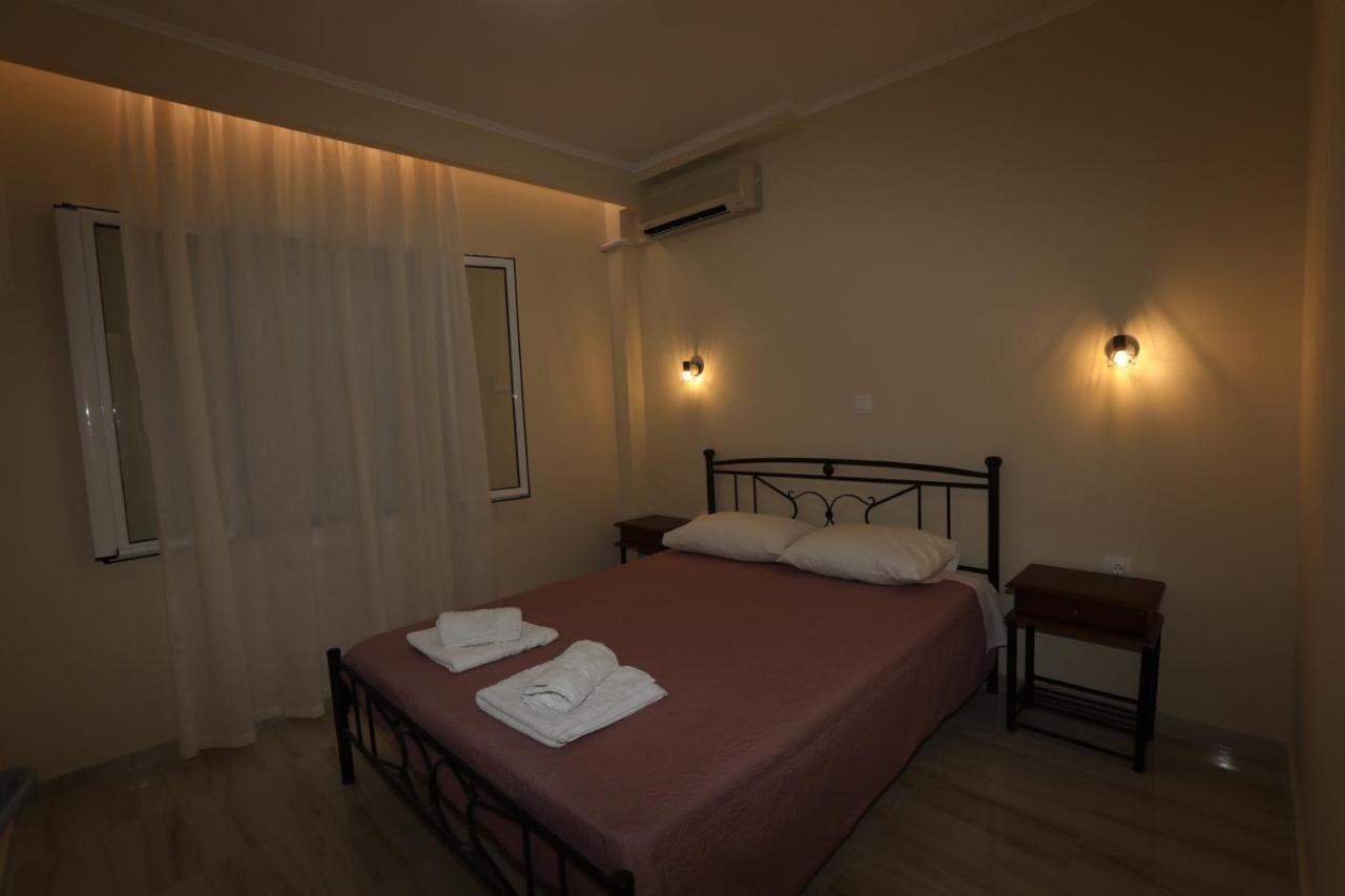 Angelos Apartments Lixouri Bagian luar foto
